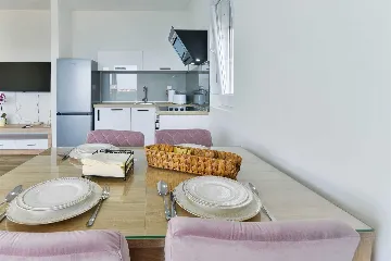 Bibinje 1-Bedroom Apartment for 4 with Sea View