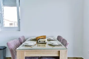 Bibinje 1-Bedroom Apartment for 4 with Sea View