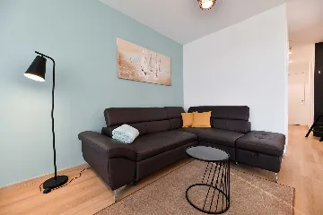 1-Bedroom Sea-View Apartment for 4 in Turanj