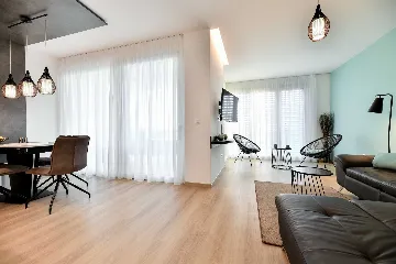 1-Bedroom Sea-View Apartment for 4 in Turanj