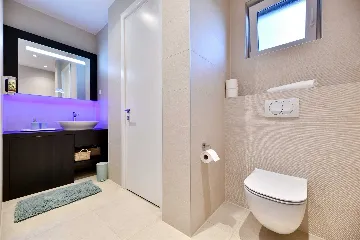 1-Bedroom Sea-View Apartment for 4 in Turanj