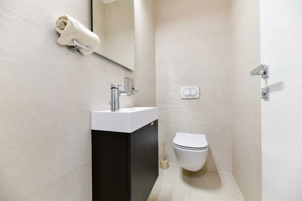 Turanj 1-Bedroom Apartment with Sea-View Terrace