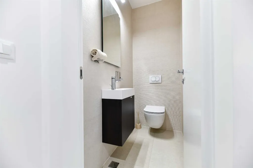 Turanj 1-Bedroom Apartment with Sea-View Terrace