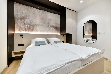 Turanj 1-Bedroom Apartment with Sea-View Terrace