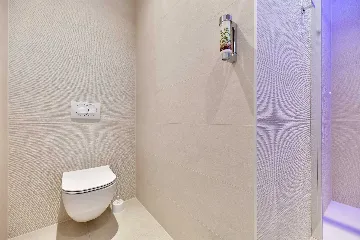 Turanj 1-Bedroom Apartment with Sea-View Terrace