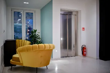 Turanj 1-Bedroom Apartment with Sea-View Terrace