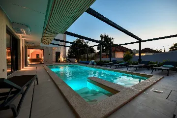 Turanj 1-Bedroom Apartment with Sea-View Terrace