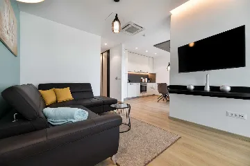 Turanj Apartment with Sea View for Up to 4