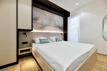 Turanj Apartment with Sea View for Up to 4