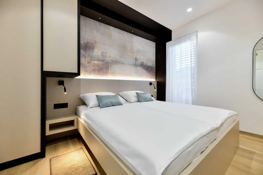 Turanj Apartment with Sea View for Up to 4