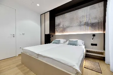 Turanj Apartment with Sea View for Up to 4