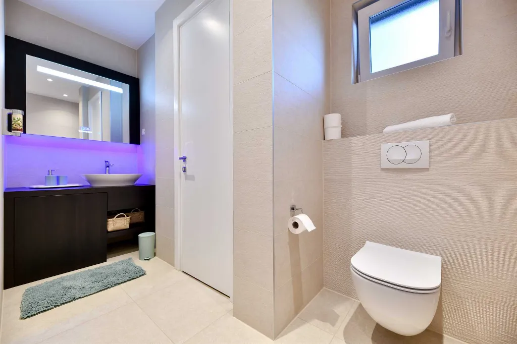 Turanj Apartment with Sea View for Up to 4