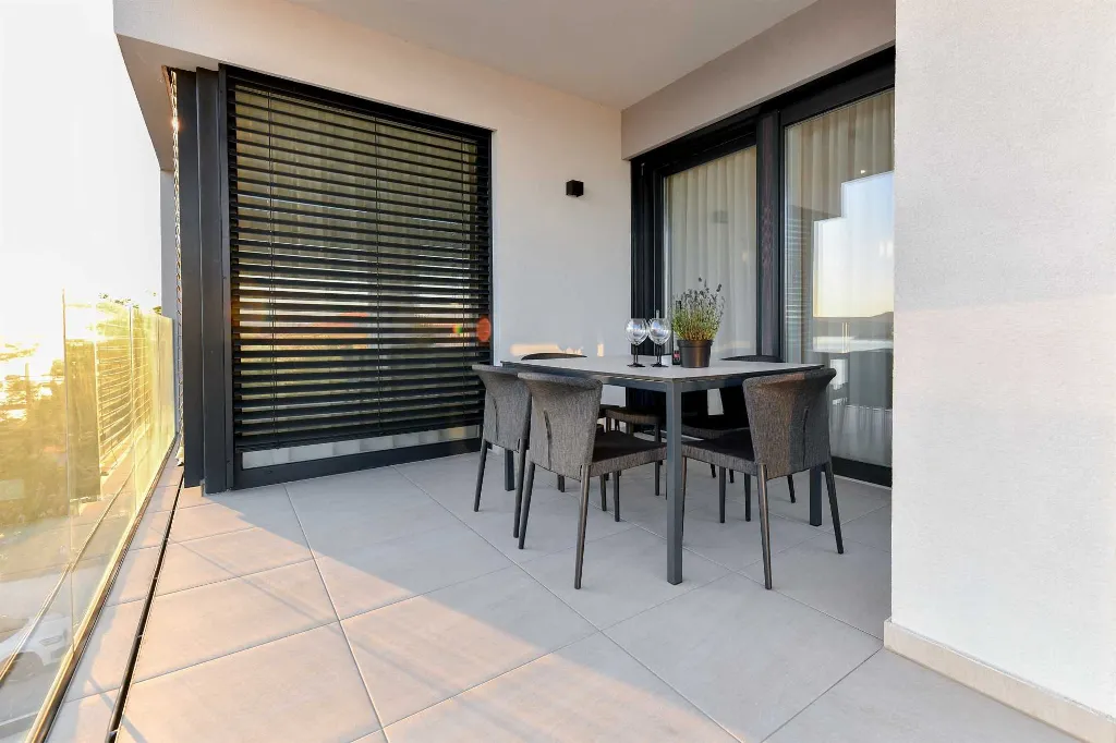 Turanj Apartment with Sea View for Up to 4