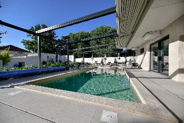 Turanj Apartment with Sea View for Up to 4