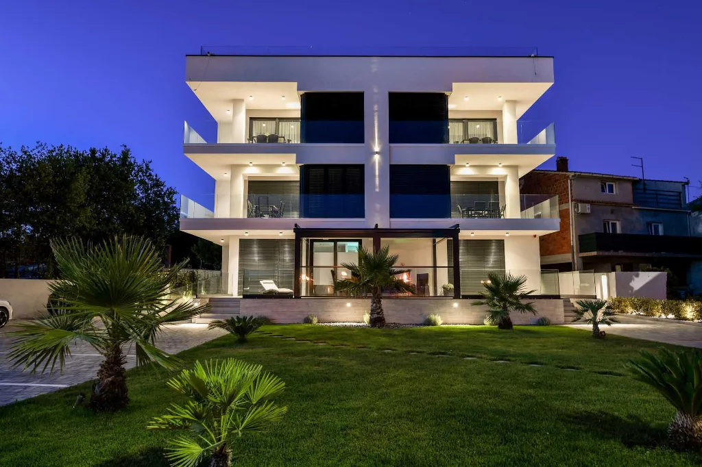 One-Bedroom Apartment in Turanj with Sea-View Terrace