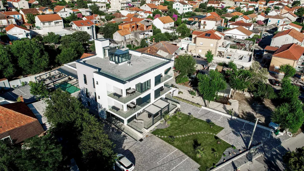One-Bedroom Apartment in Turanj with Sea-View Terrace