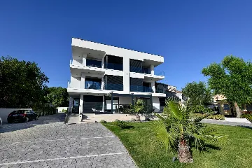 One-Bedroom Apartment in Turanj with Sea-View Terrace