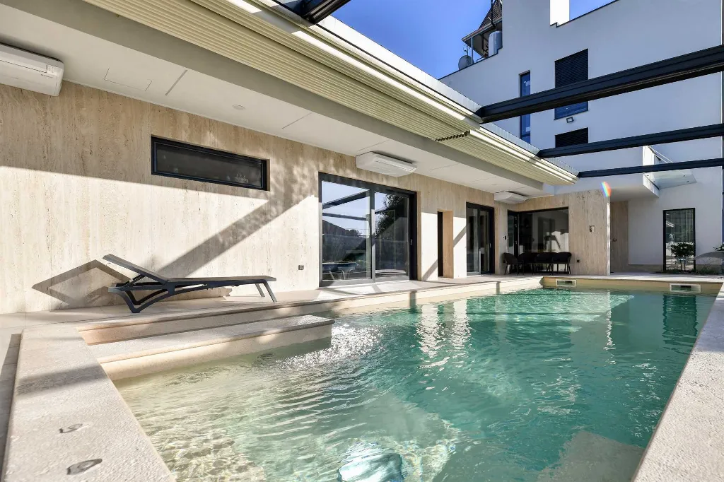 Turanj Studio Apartment for 2 with Heated Pool