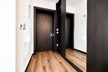 Turanj Studio Apartment for 2 with Heated Pool