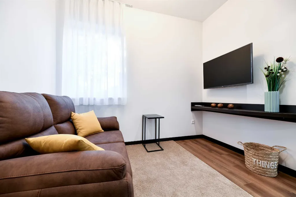 Turanj Studio Apartment for 2 with Heated Pool