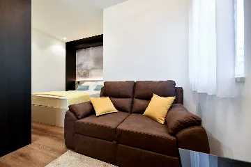 Turanj Studio Apartment for 2 with Heated Pool