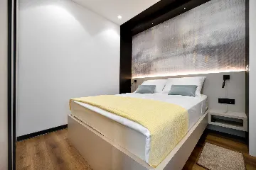 Turanj Studio Apartment for 2 with Heated Pool