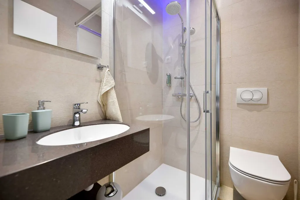 Turanj Studio Apartment for 2 with Heated Pool