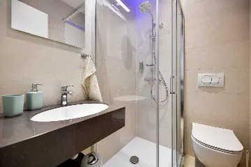 Turanj Studio Apartment for 2 with Heated Pool