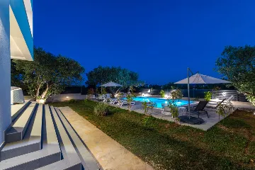 Sveti Filip i Jakov 2-Bedroom Apartment with Sea View