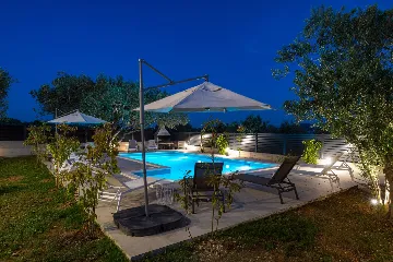 Sveti Filip i Jakov 2-Bedroom Apartment with Sea View