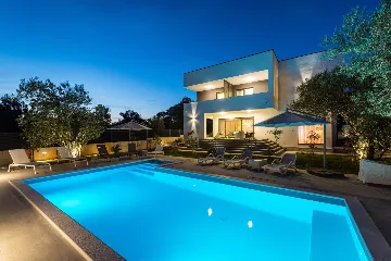 Sveti Filip i Jakov 2-Bedroom Apartment with Sea View