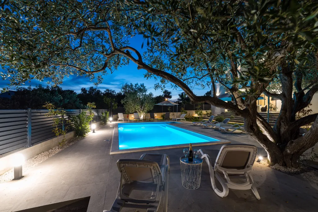 Sveti Filip i Jakov 2-Bedroom Apartment with Sea View