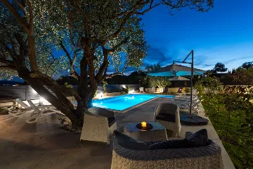 Sveti Filip i Jakov 2-Bedroom Apartment with Sea View