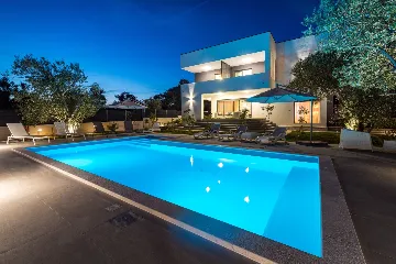 Sveti Filip i Jakov 2-Bedroom Apartment with Sea View