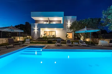 Sveti Filip i Jakov 2-Bedroom Apartment with Sea View