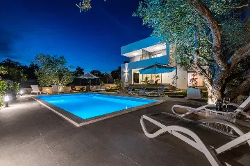 Sveti Filip i Jakov 2-Bedroom Apartment with Sea View