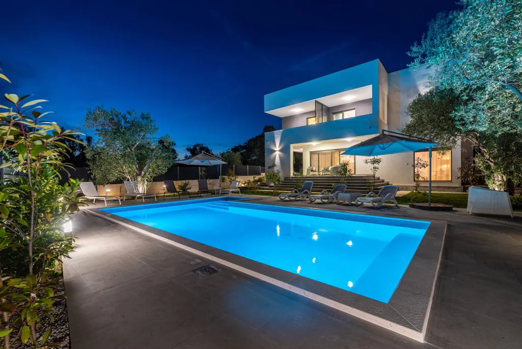 Sveti Filip i Jakov 2-Bedroom Apartment with Sea View