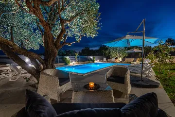 Sveti Filip i Jakov 2-Bedroom Apartment with Sea View