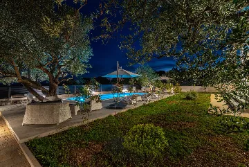 Sveti Filip i Jakov 2-Bedroom Apartment with Sea View