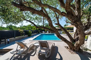 Sveti Filip i Jakov 2-Bedroom Apartment with Sea View