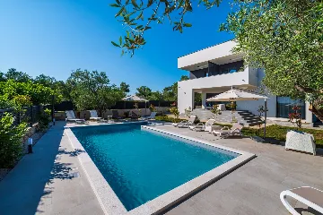 Sveti Filip i Jakov 2-Bedroom Apartment with Sea View