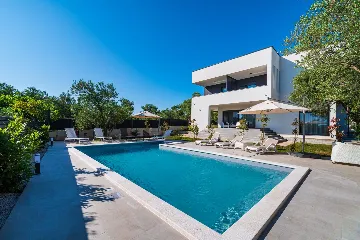 Sveti Filip i Jakov 2-Bedroom Apartment with Sea View