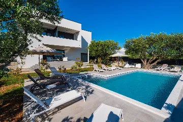 Sveti Filip i Jakov 2-Bedroom Apartment with Sea View