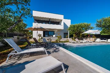 Sveti Filip i Jakov 2-Bedroom Apartment with Sea View