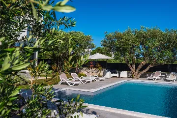 Sveti Filip i Jakov 2-Bedroom Apartment with Sea View