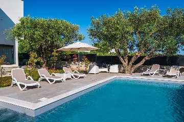 Sveti Filip i Jakov 2-Bedroom Apartment with Sea View