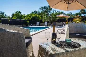 Sveti Filip i Jakov 2-Bedroom Apartment with Sea View