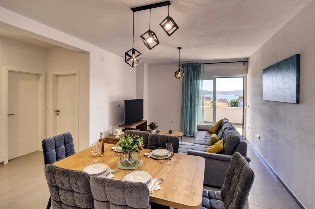 Sveti Filip i Jakov 2-Bedroom Apartment with Sea View
