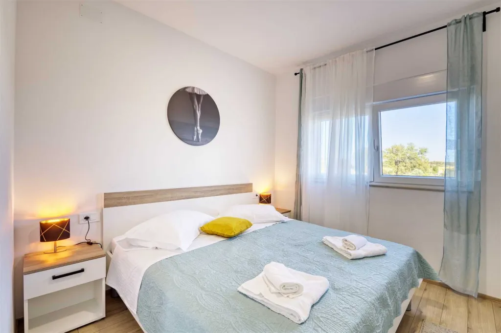 Sveti Filip i Jakov 2-Bedroom Apartment with Sea View