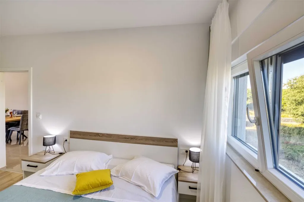 Sveti Filip i Jakov 2-Bedroom Apartment with Sea View